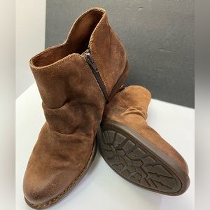 Women’s, BØRN Booties Leather Upper size 10M Rubber Soles Zip-up New without Box